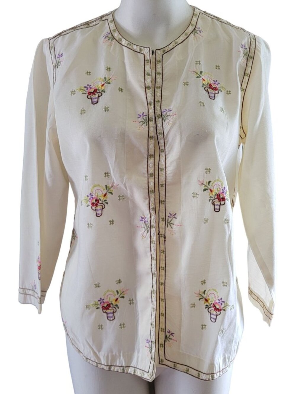 Vintage Hand Embroidered Floral Blouse Size 38 Medium Cream Cottagecore Top - Picture 1 of 11